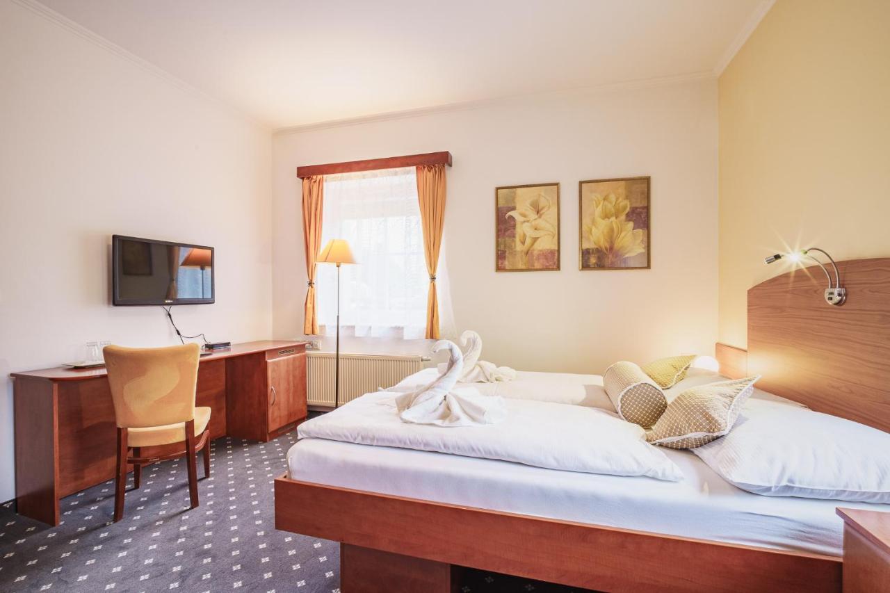 Francis Spa Hotel Františkovy Lázně Zewnętrze zdjęcie