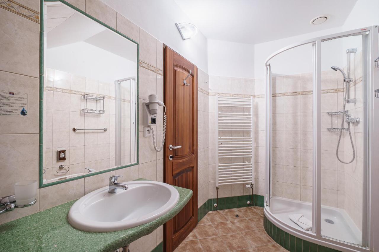 Francis Spa Hotel Františkovy Lázně Zewnętrze zdjęcie