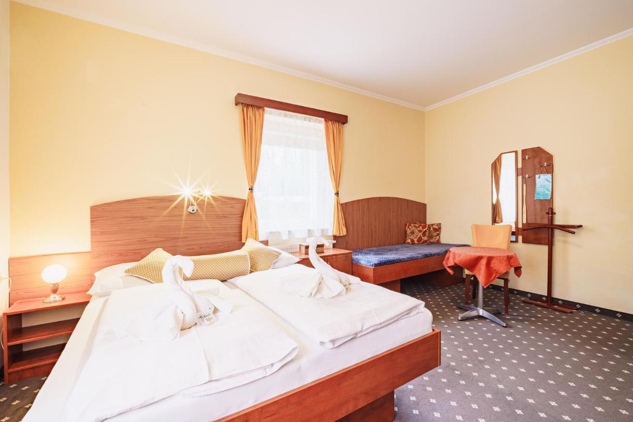 Francis Spa Hotel Františkovy Lázně Zewnętrze zdjęcie